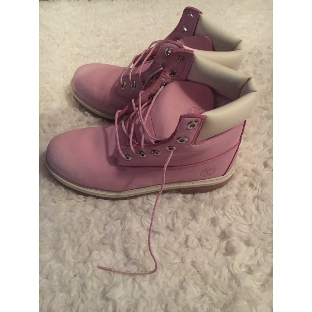 Pink Timberlands 💕